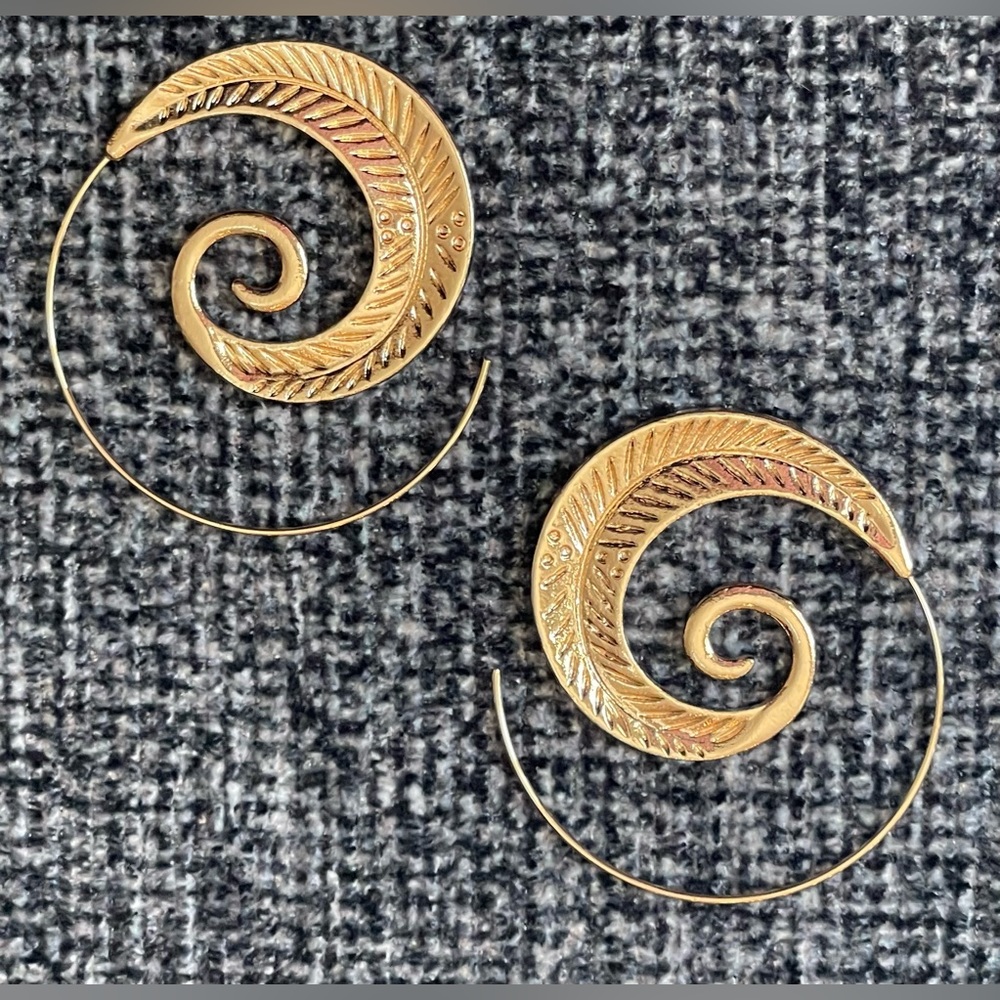 Vintage Style Gold Tone Spiral Earrings